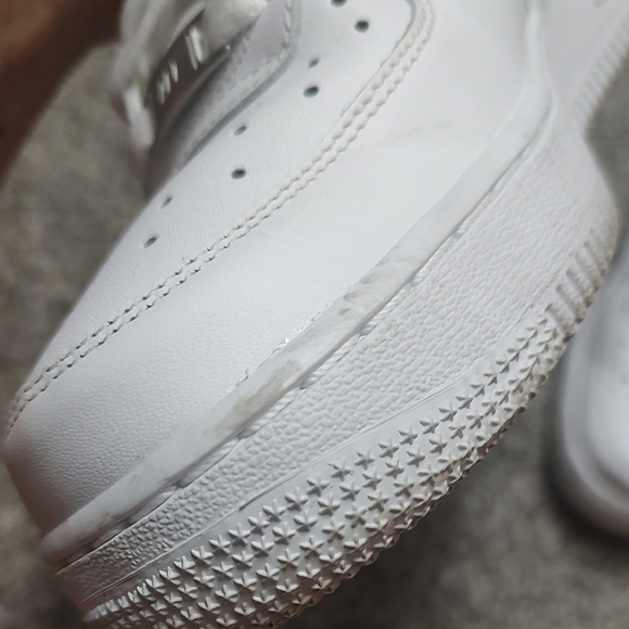 Nike Air Force 1 All-White Sneakers Womens - Picture 7 of 13